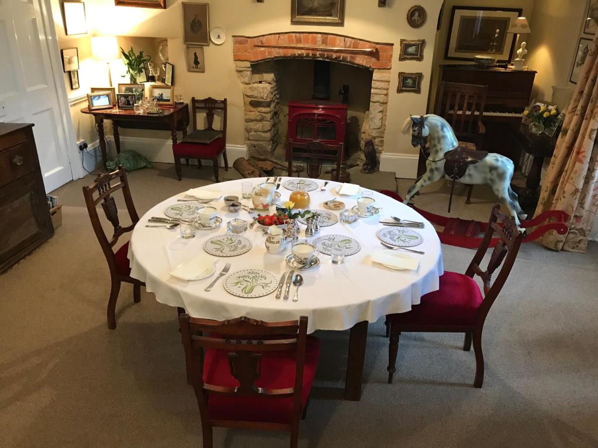 Villa The Manor Farm Alderton à Chippenham  Extérieur photo